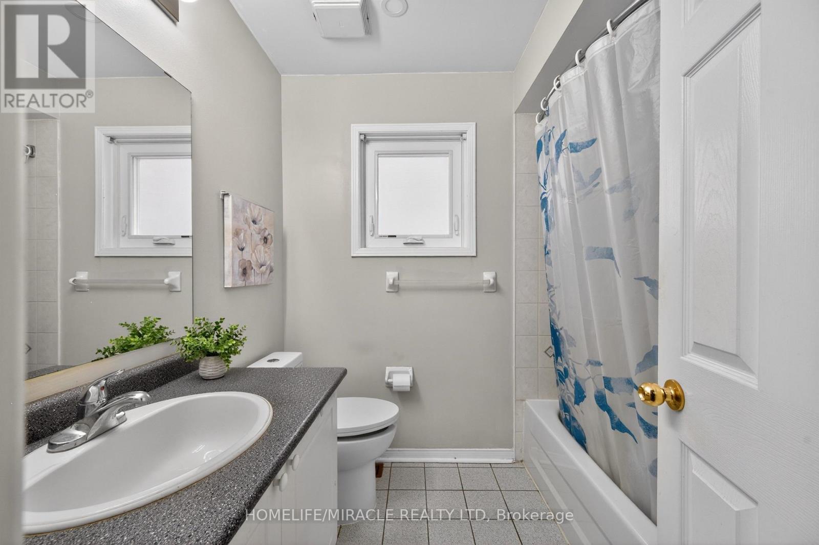 5342 Crane Court, Mississauga, ON - Indoor Photo Showing Bathroom