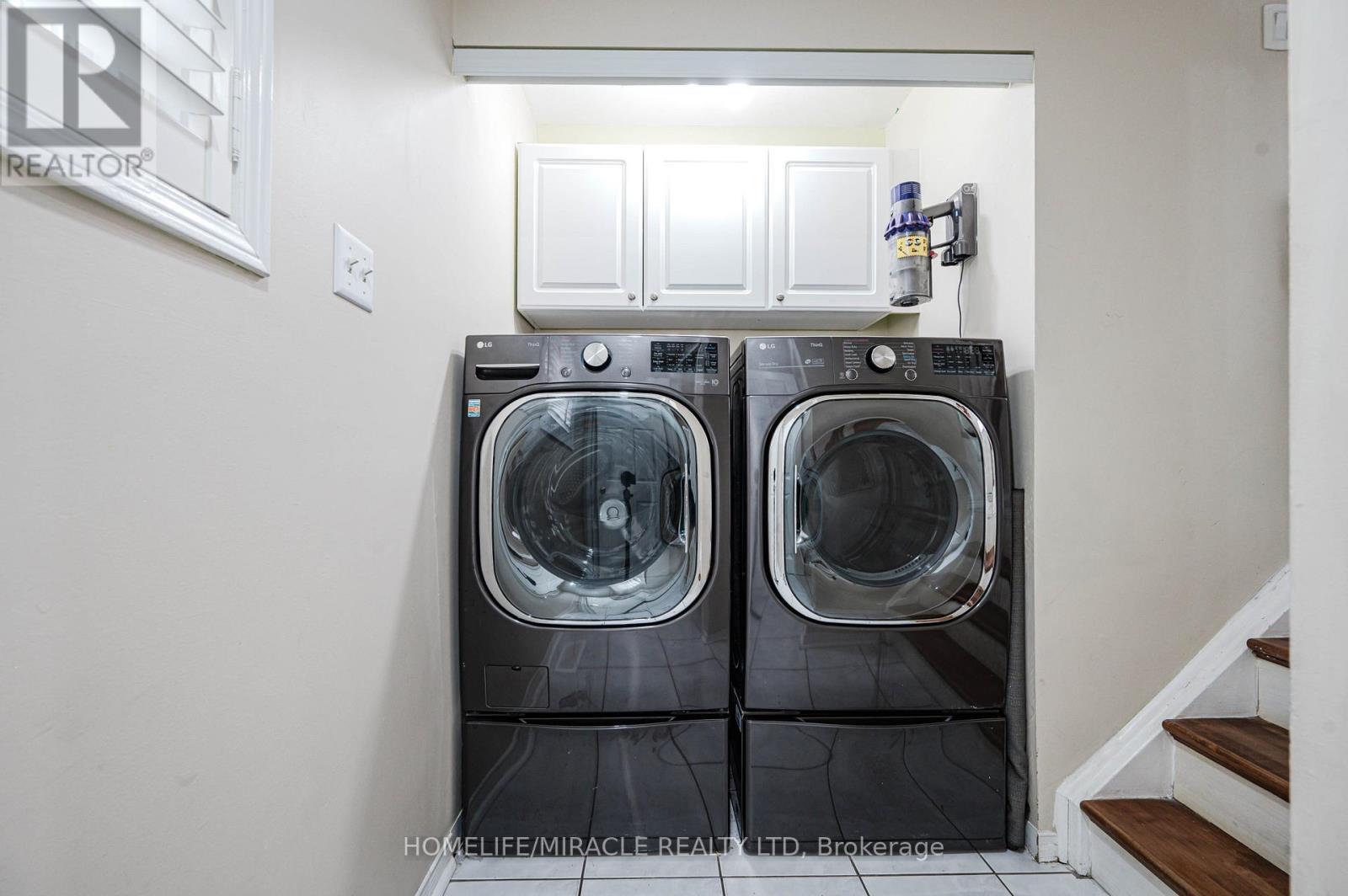 5342 Crane Court, Mississauga, ON - Indoor Photo Showing Laundry Room