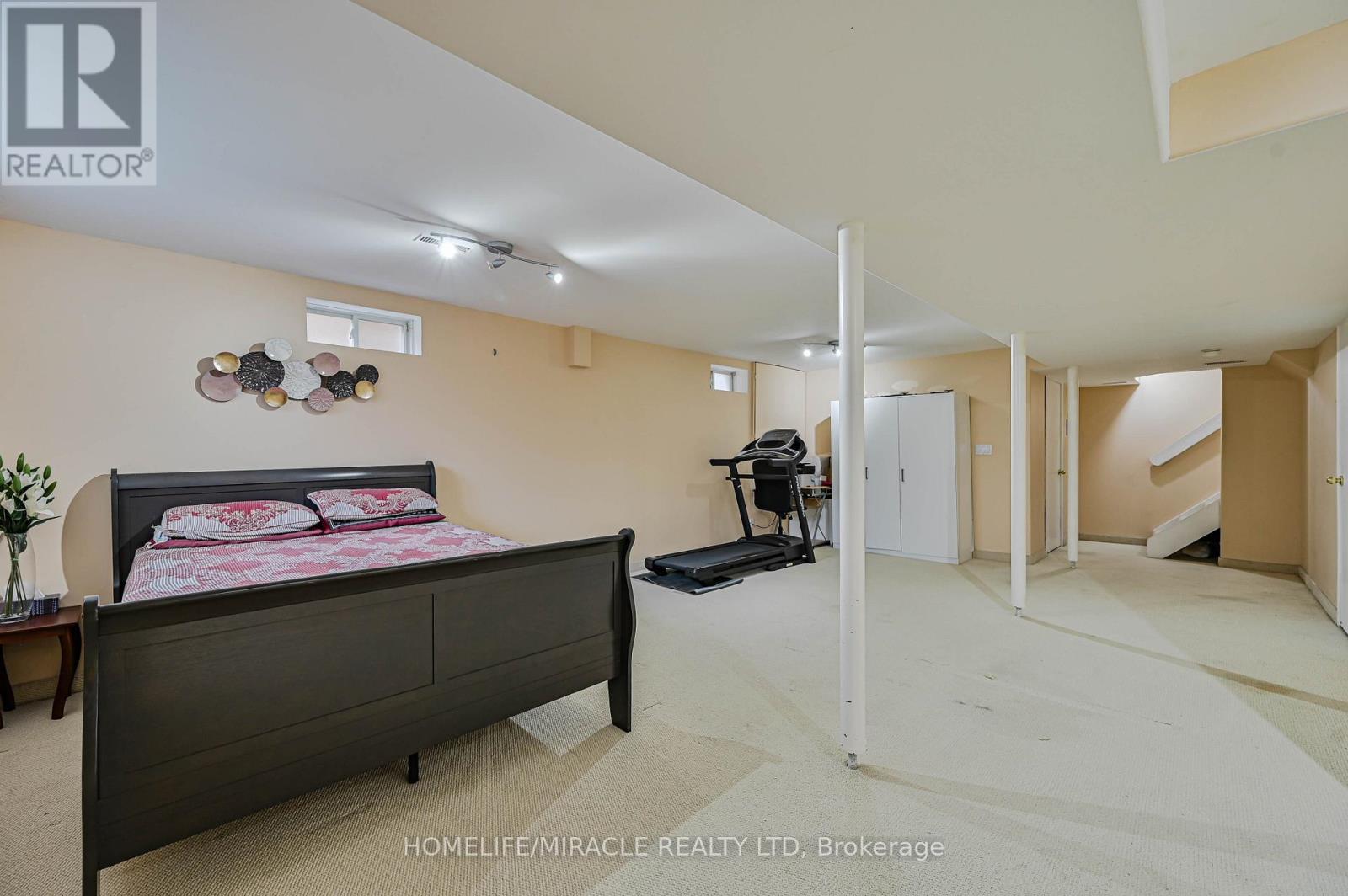 5342 Crane Court, Mississauga, ON - Indoor