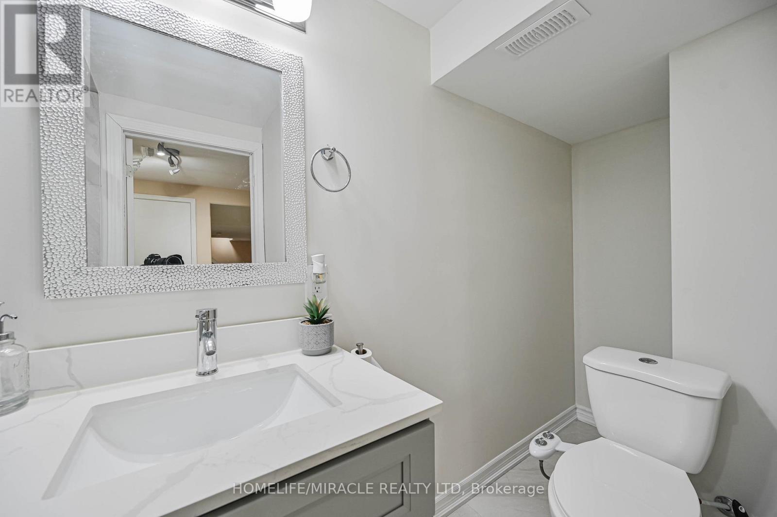 5342 Crane Court, Mississauga, ON - Indoor Photo Showing Bathroom