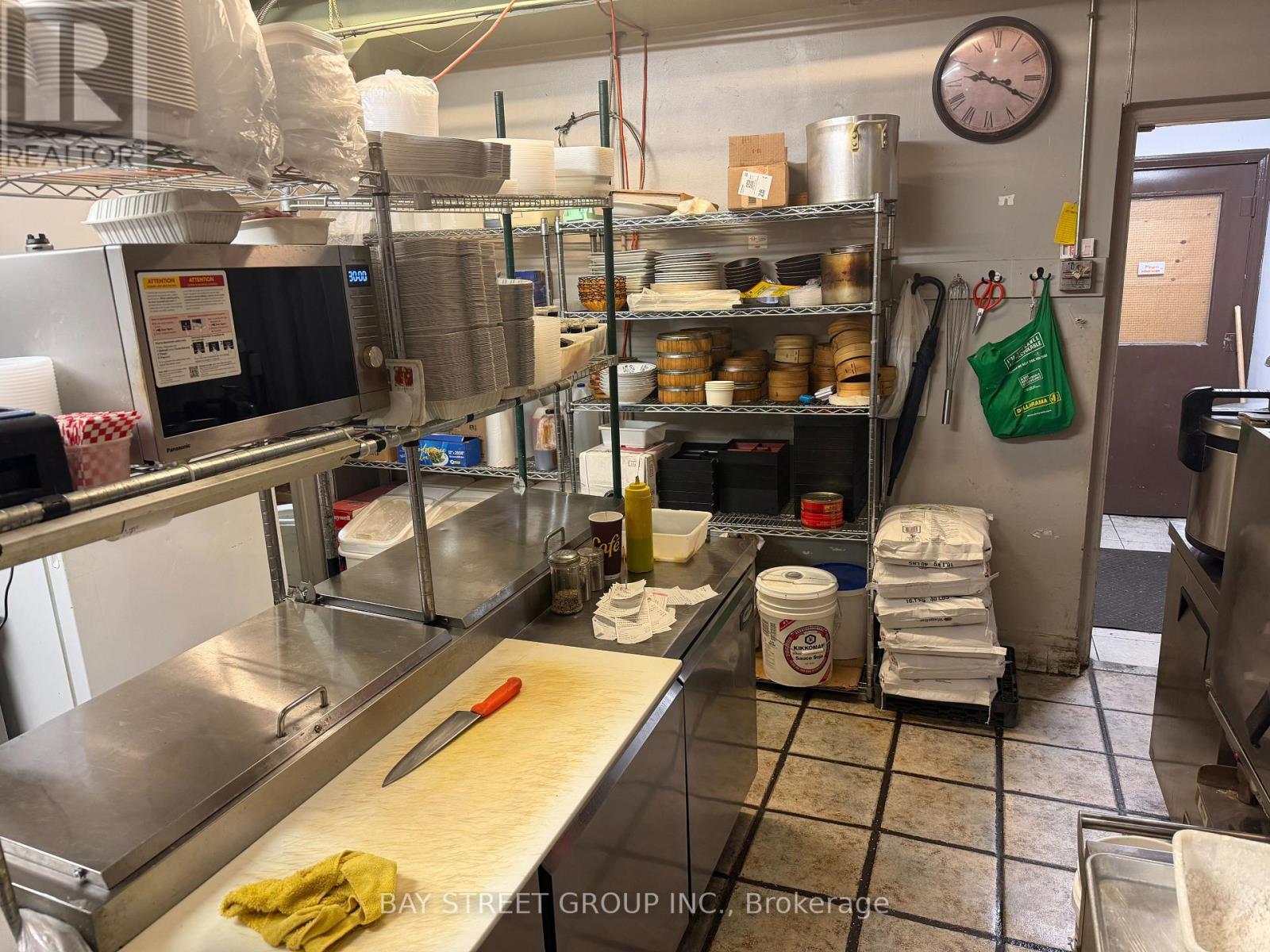 48 St Clair Avenue E, Toronto, ON
