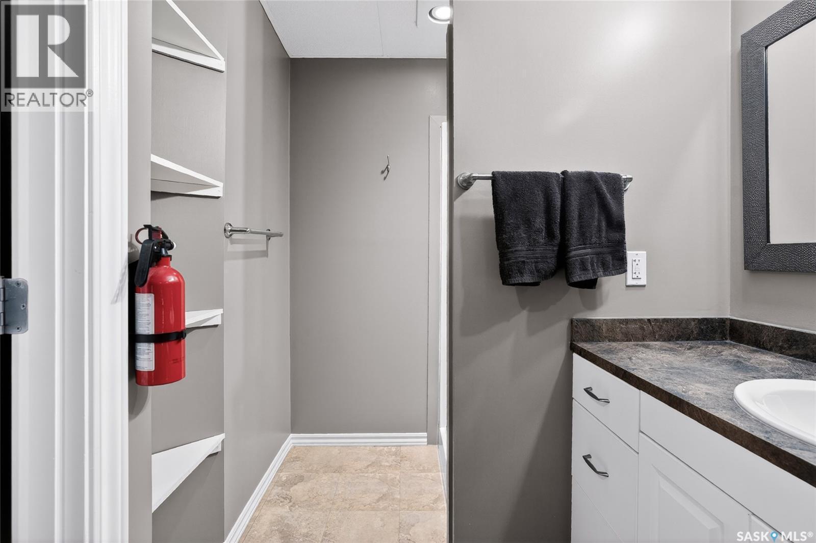 201 105 Lynd Crescent, Saskatoon, SK - Indoor Photo Showing Bathroom