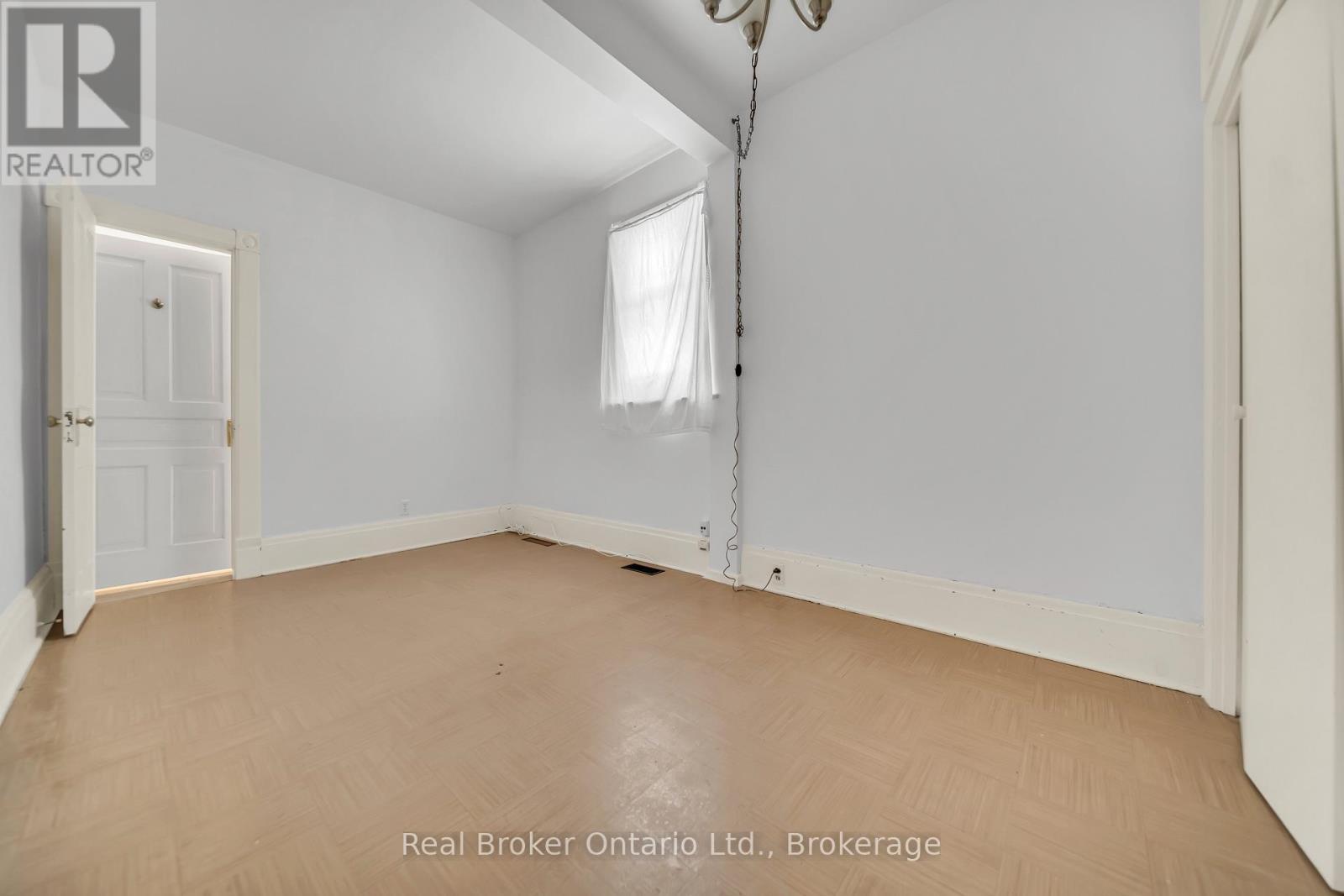 141 Samuel Street, Kitchener, ON - Indoor Photo Showing Other Room