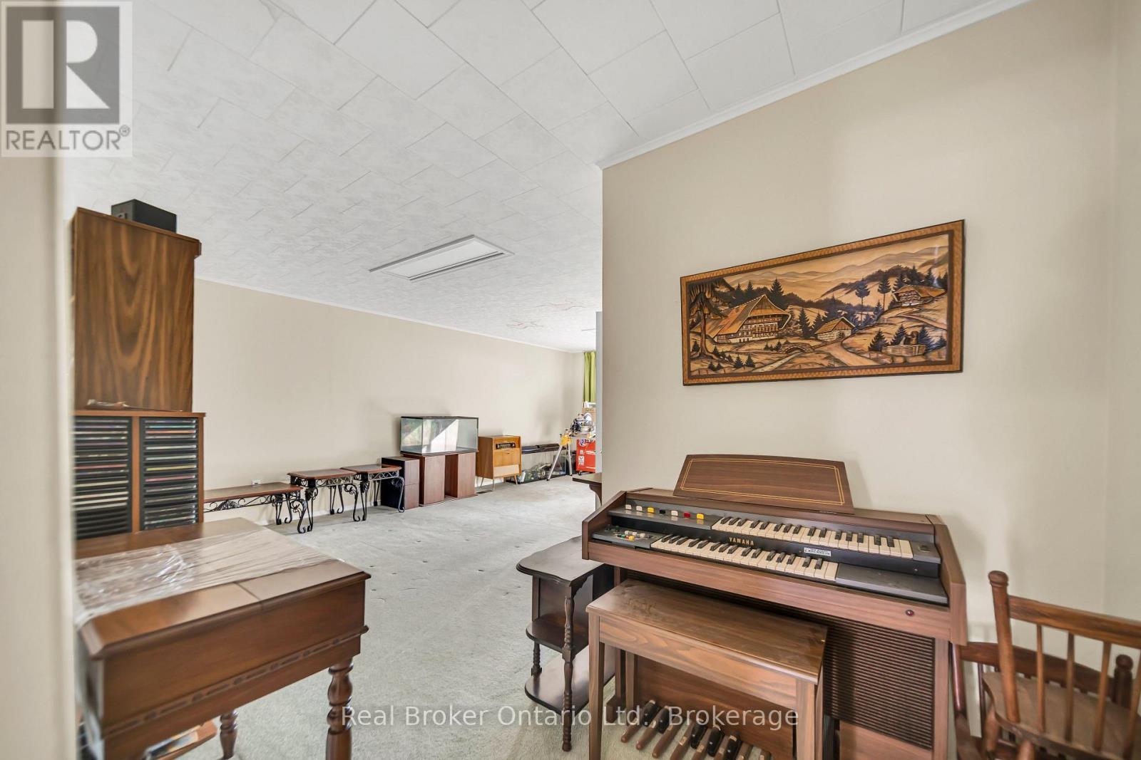 141 Samuel Street, Kitchener, ON - Indoor Photo Showing Other Room