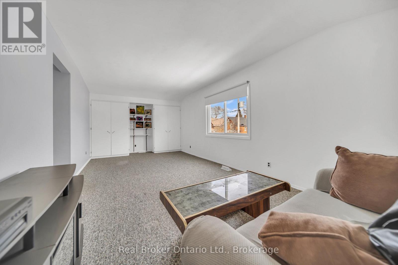 141 Samuel Street, Kitchener, ON - Indoor Photo Showing Other Room