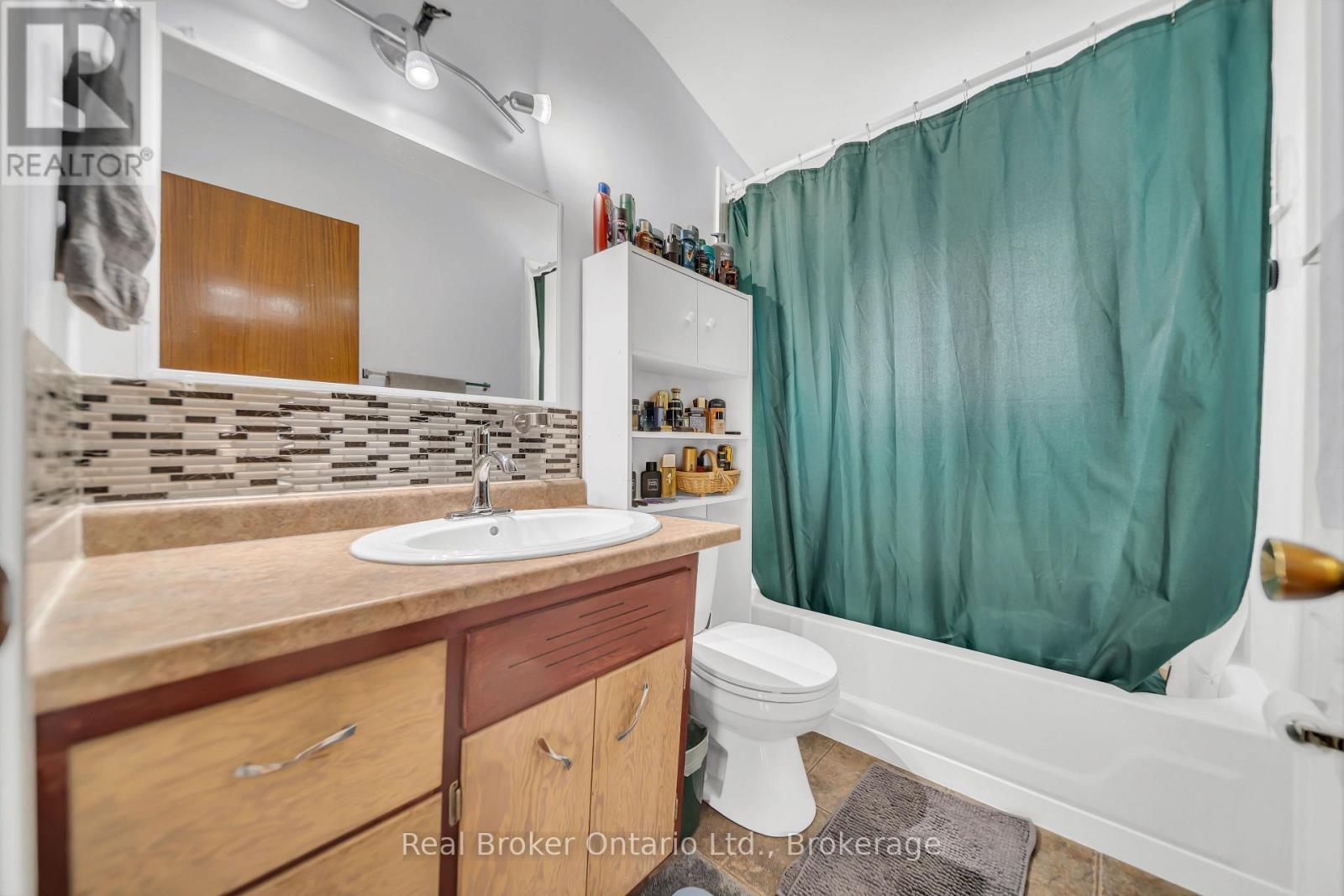 141 Samuel Street, Kitchener, ON - Indoor Photo Showing Other Room