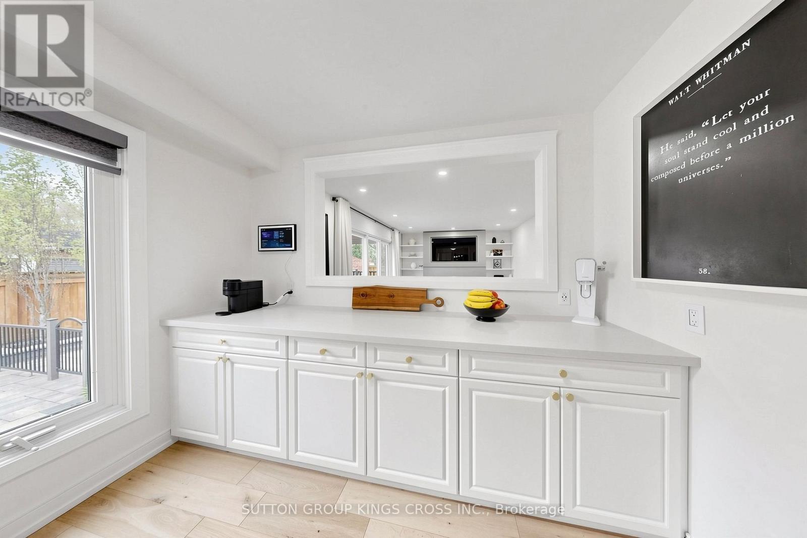 360 Isabella Avenue, Mississauga, ON - Indoor Photo Showing Other Room