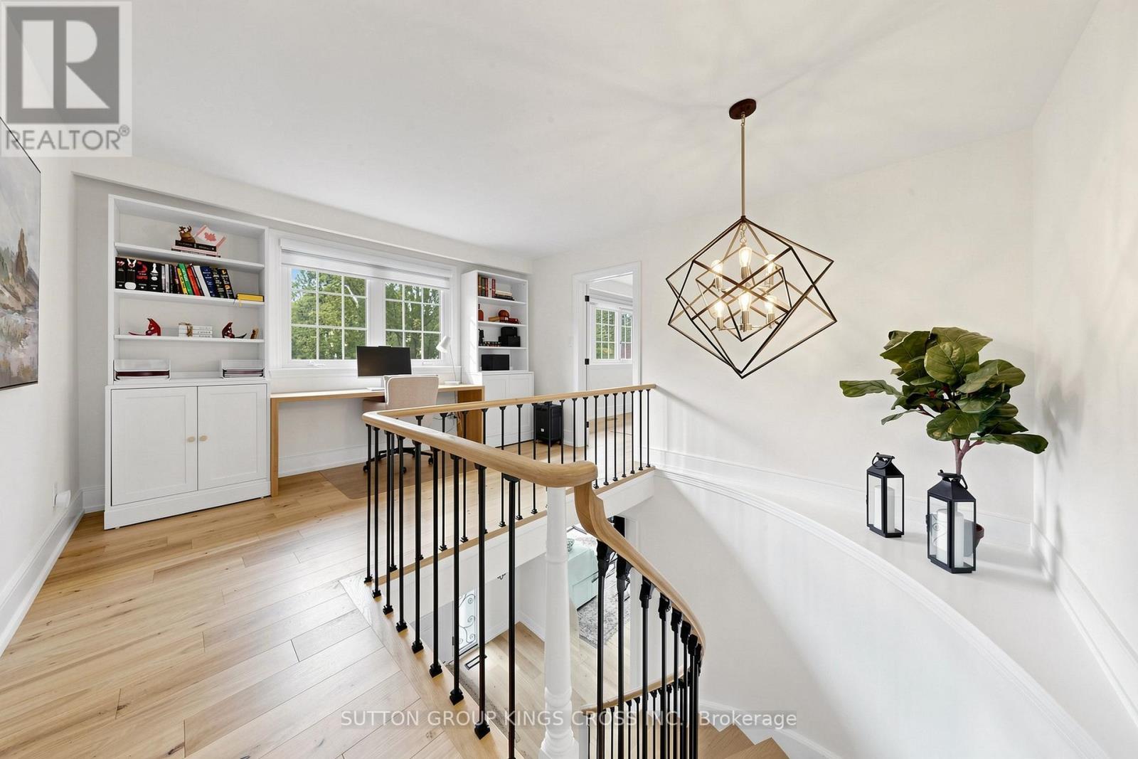 360 Isabella Avenue, Mississauga, ON - Indoor Photo Showing Other Room