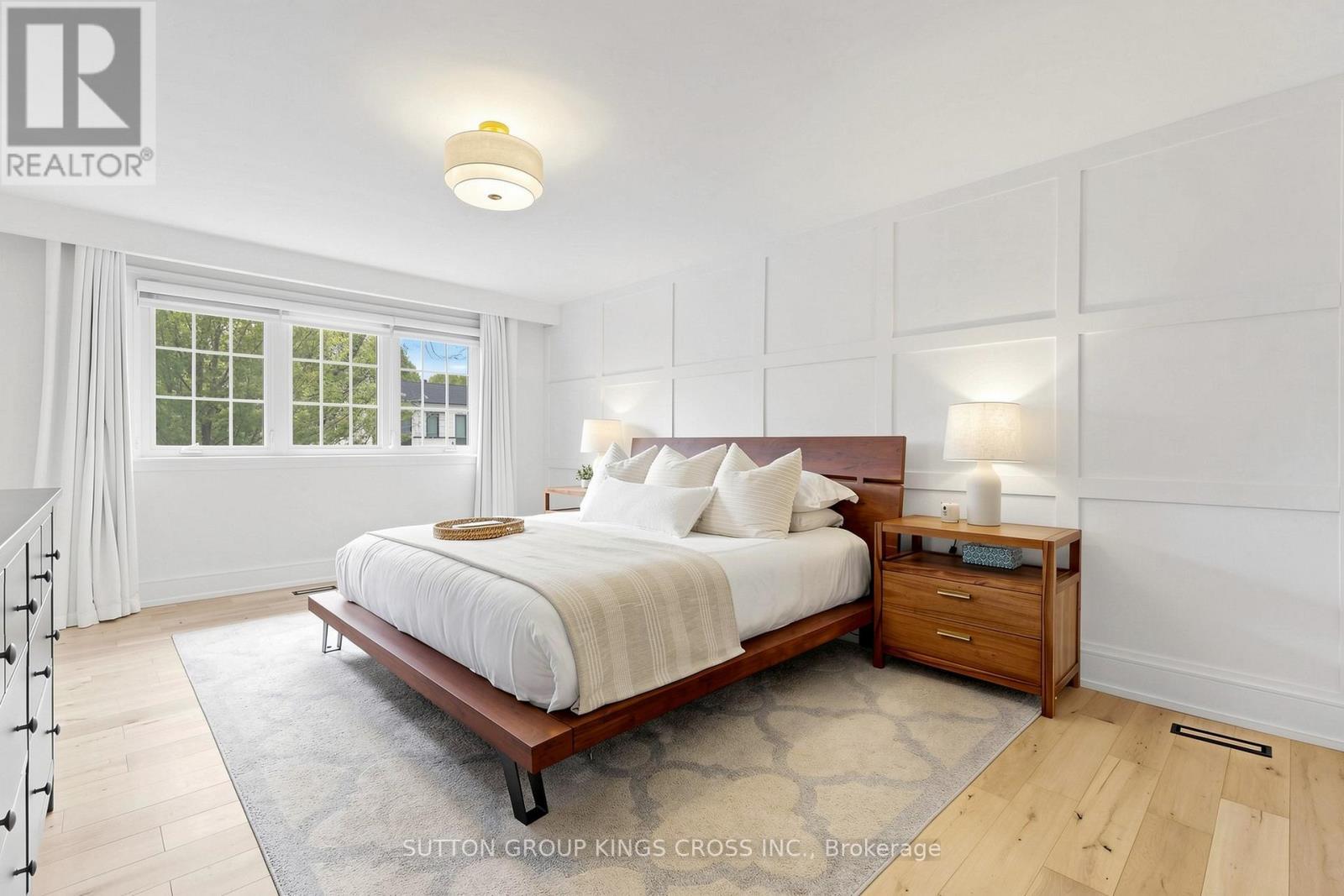 360 Isabella Avenue, Mississauga, ON - Indoor Photo Showing Bedroom