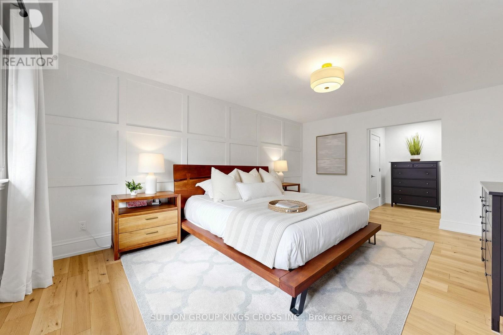 360 Isabella Avenue, Mississauga, ON - Indoor Photo Showing Bedroom