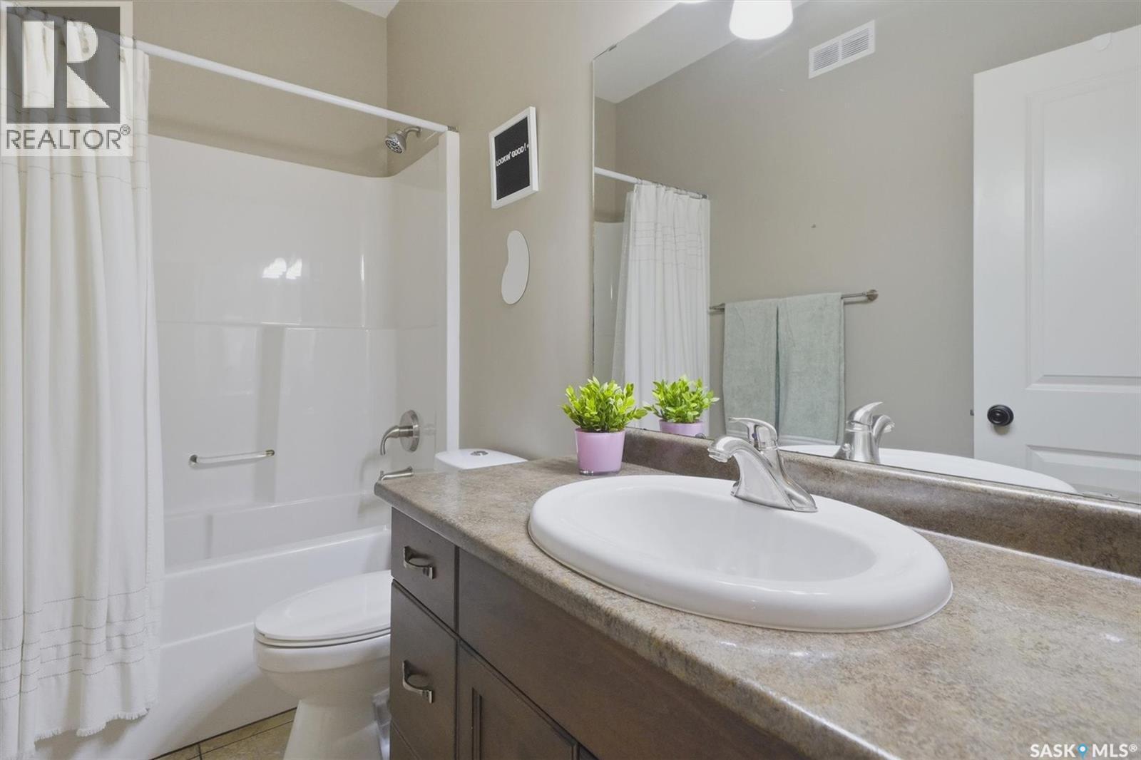 234 Klassen Crescent, Saskatoon, SK - Indoor Photo Showing Bathroom