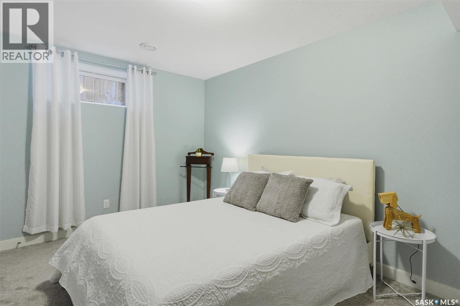 234 Klassen Crescent, Saskatoon, SK - Indoor Photo Showing Bedroom