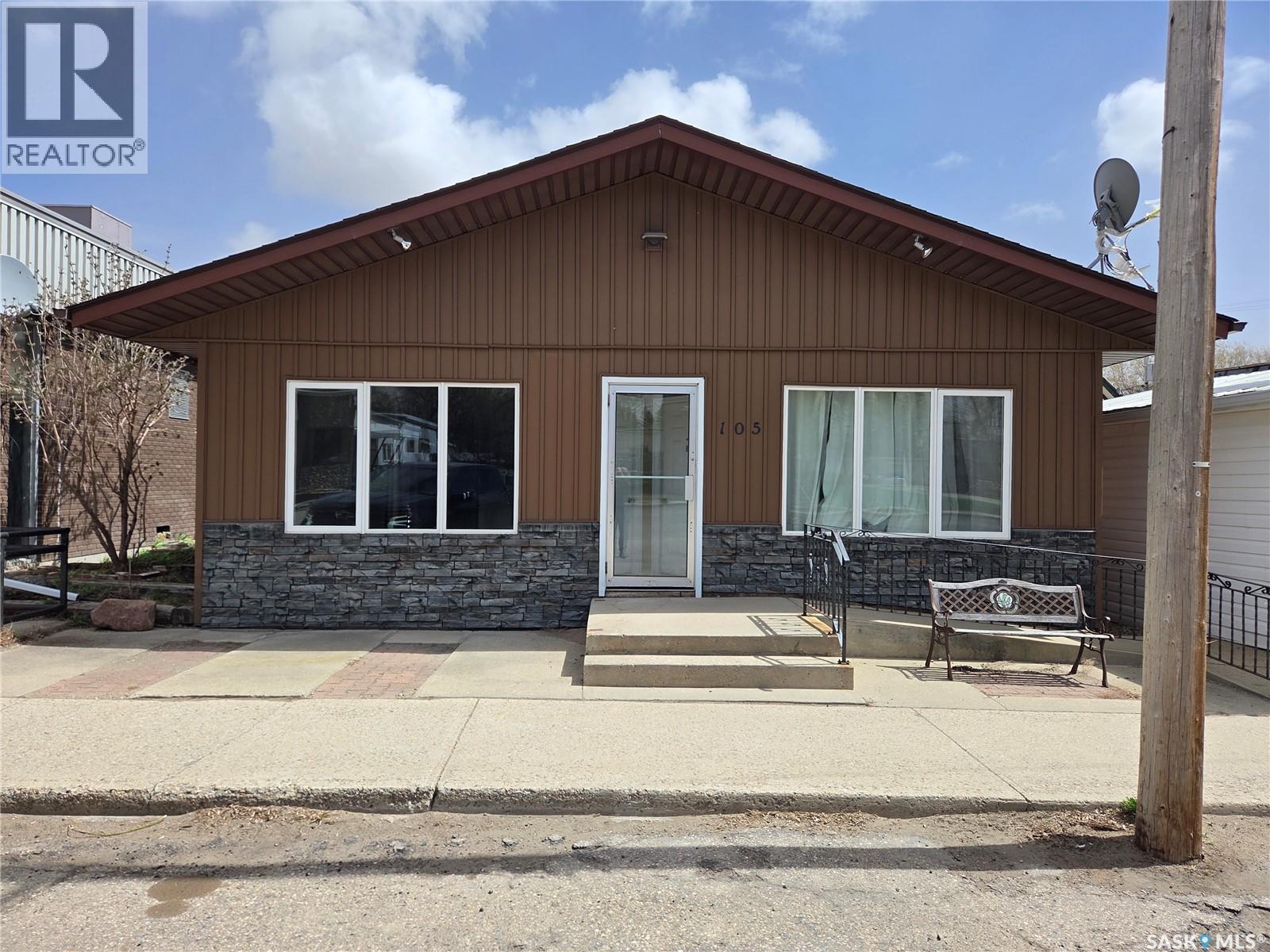 105 Main Street, Wawota, SK - Outdoor