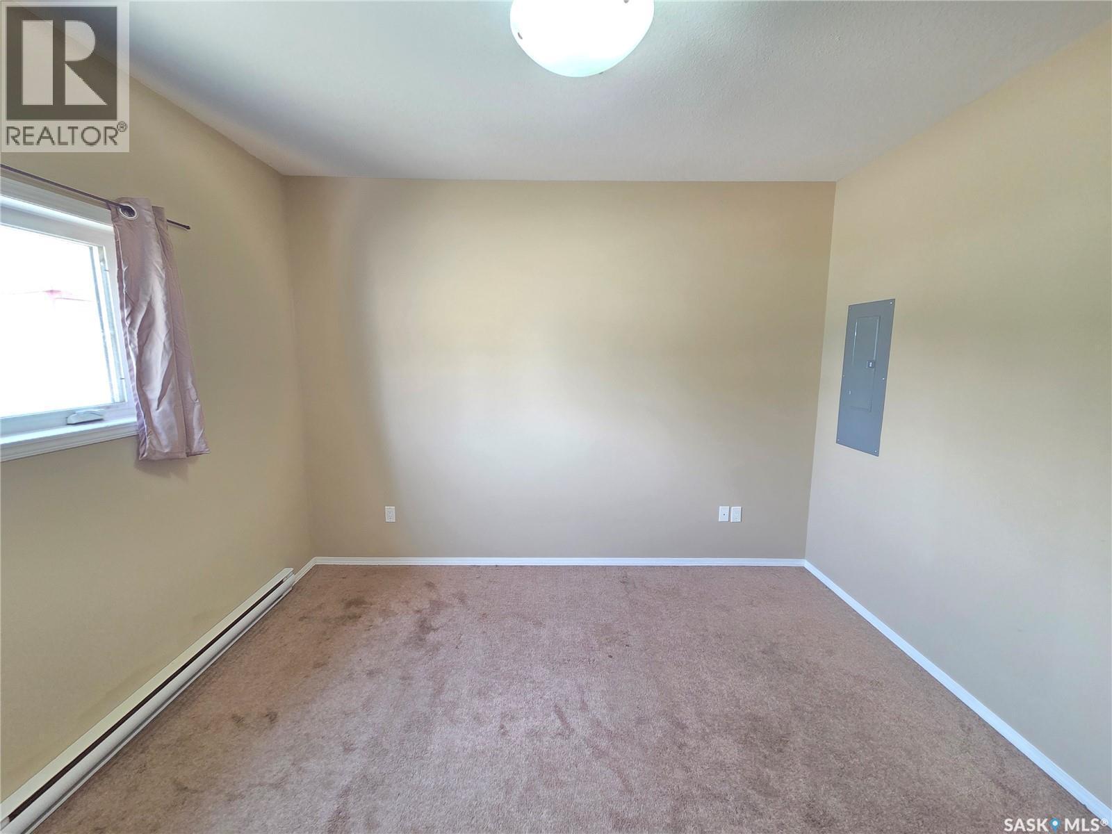 105 Main Street, Wawota, SK - Indoor Photo Showing Other Room