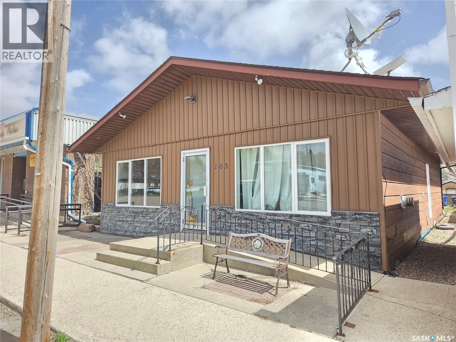 105 Main Street, Wawota, SK - Outdoor