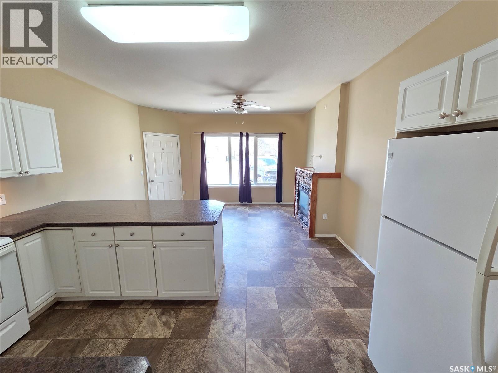 105 Main Street, Wawota, SK - Indoor Photo Showing Kitchen