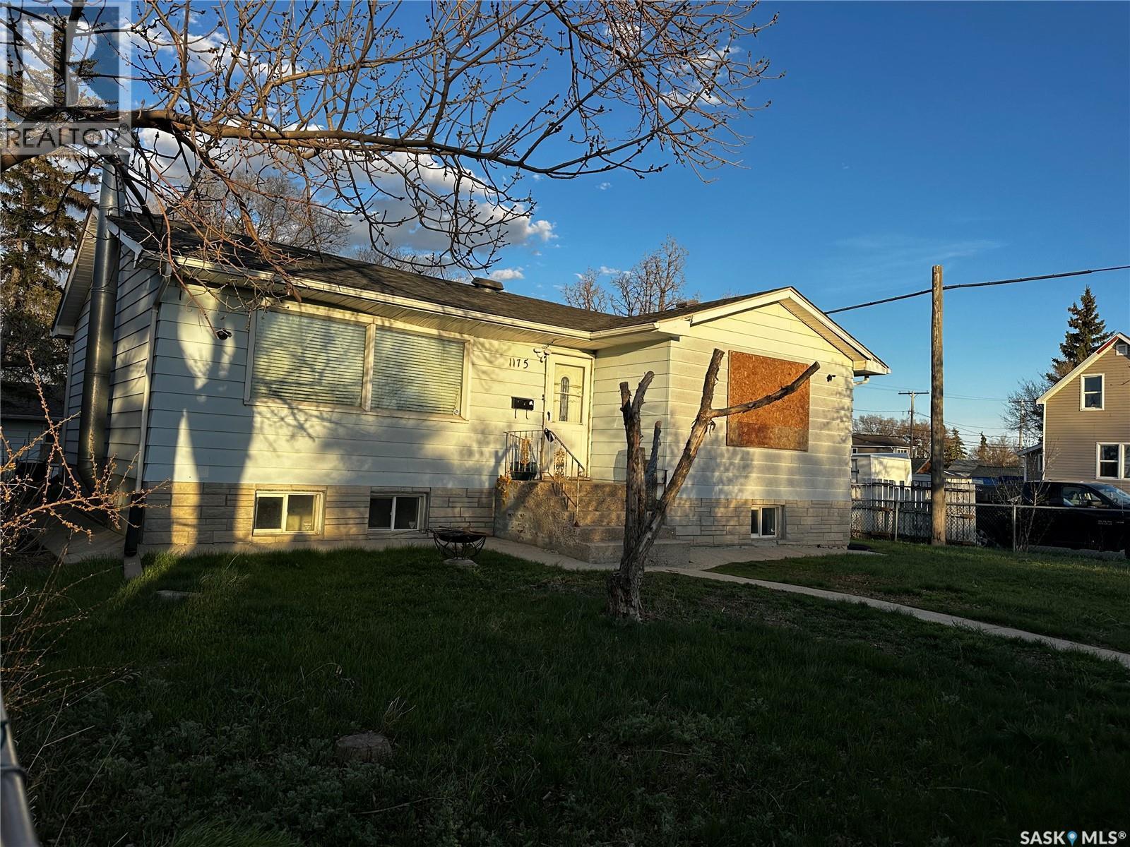 1175 Wallace Street, Regina, SK - Outdoor