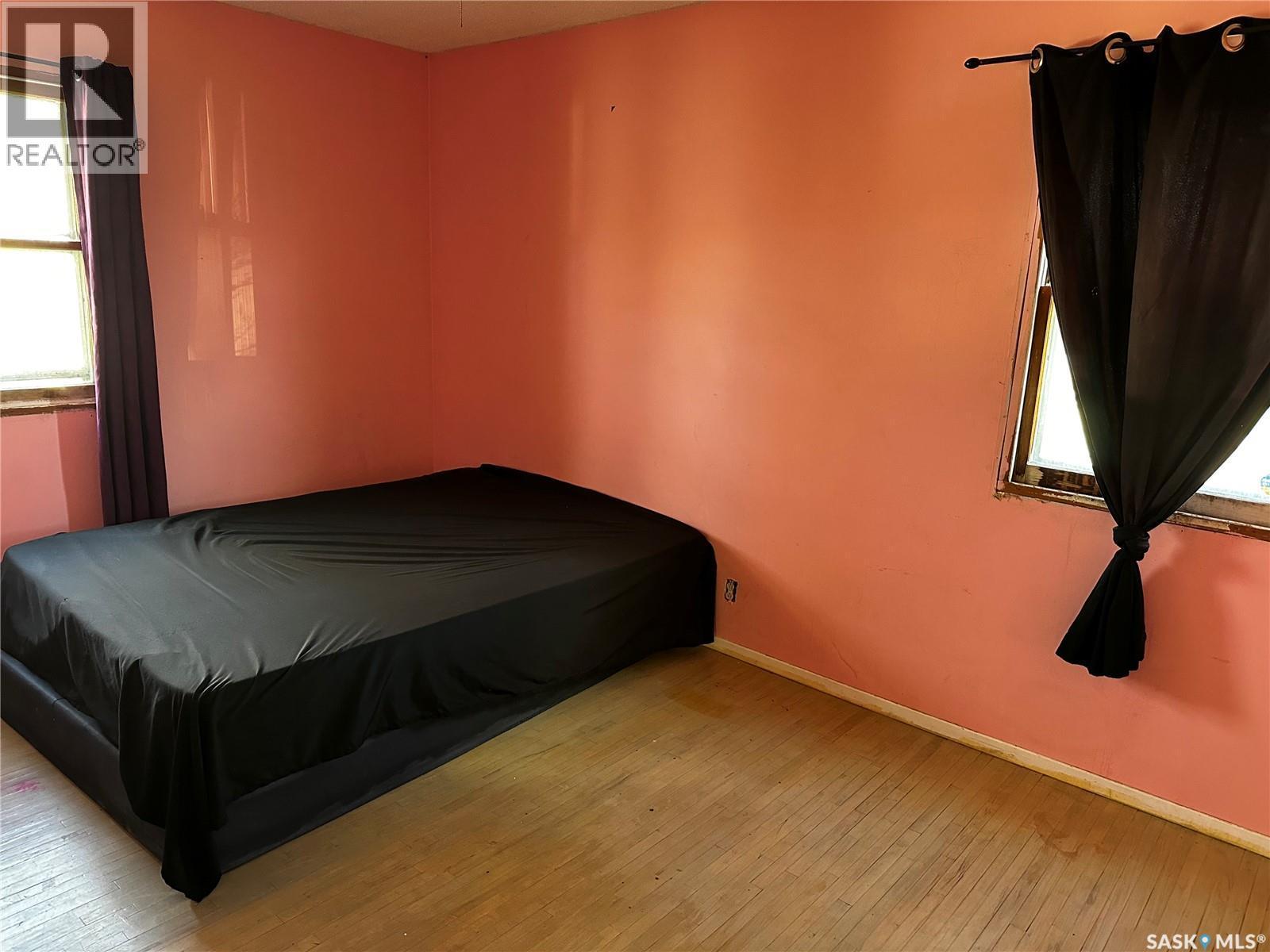 1175 Wallace Street, Regina, SK - Indoor Photo Showing Bedroom