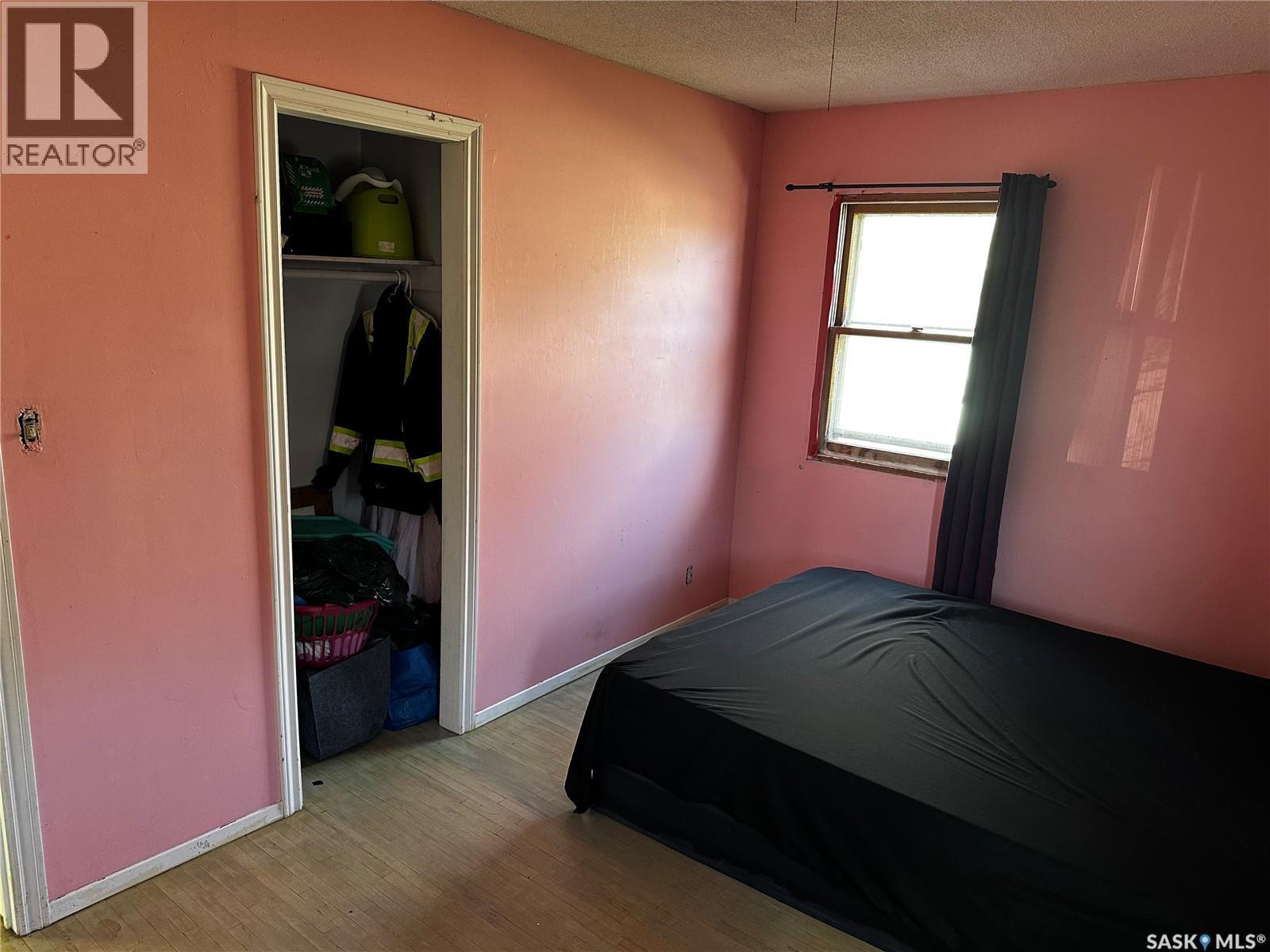 1175 Wallace Street, Regina, SK - Indoor Photo Showing Bedroom