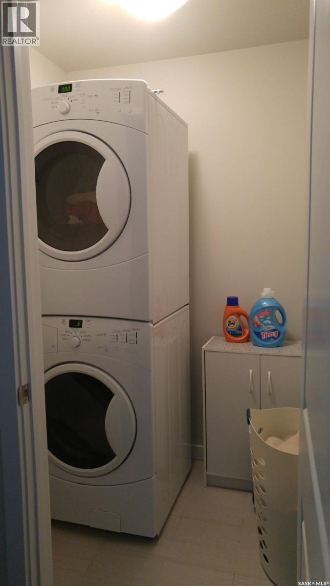 207 211 Ledingham Street, Saskatoon, SK - Indoor Photo Showing Laundry Room