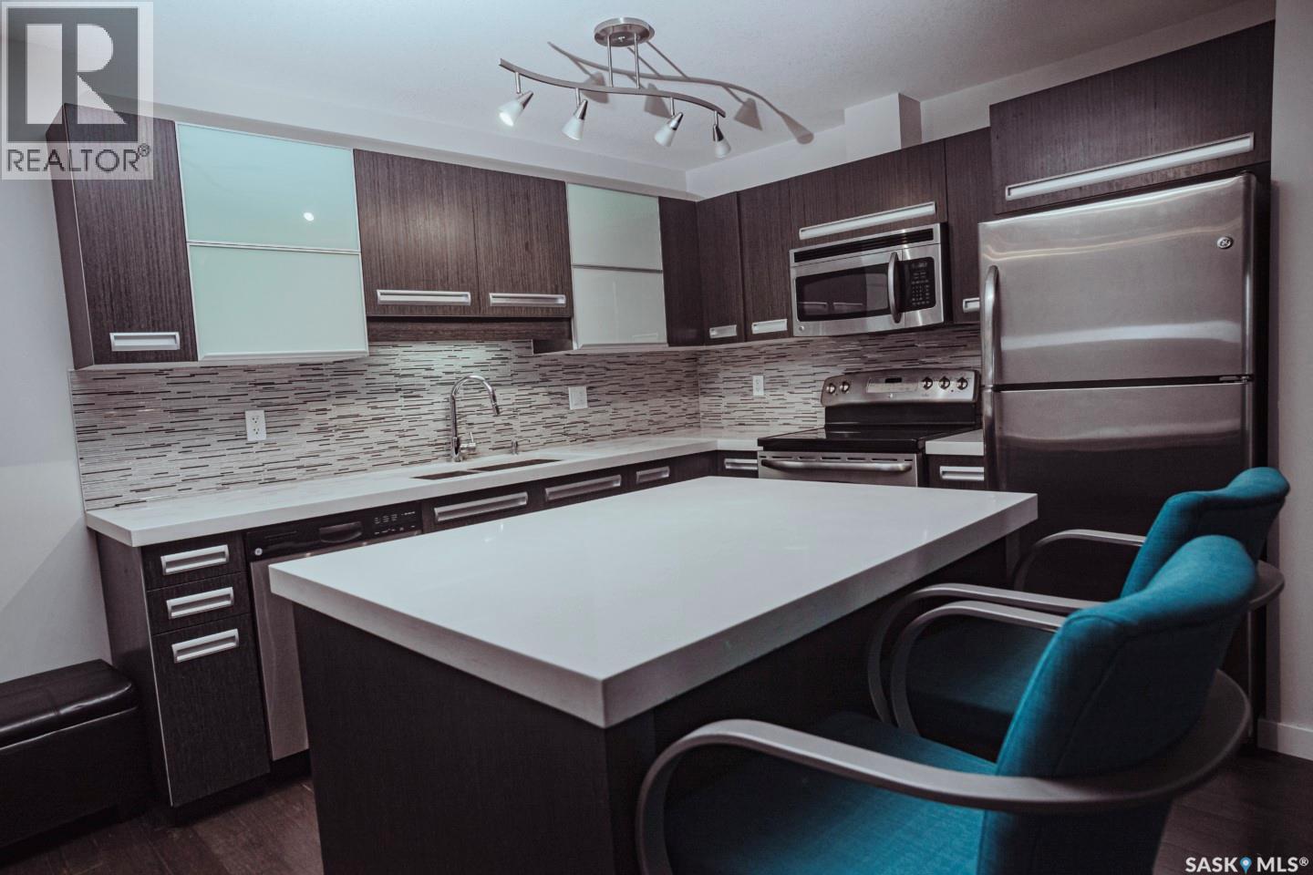 207 211 Ledingham Street, Saskatoon, SK - Indoor Photo Showing Kitchen
