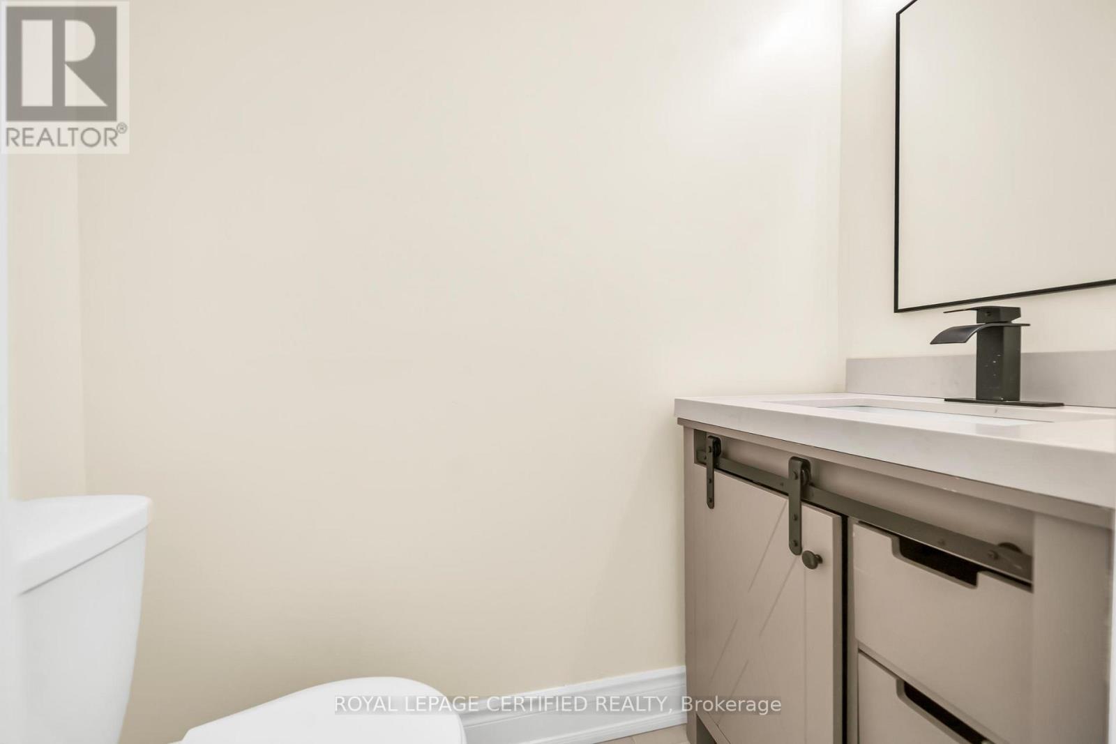 5016 Natkarni Crescent, Mississauga, ON - Indoor Photo Showing Bathroom