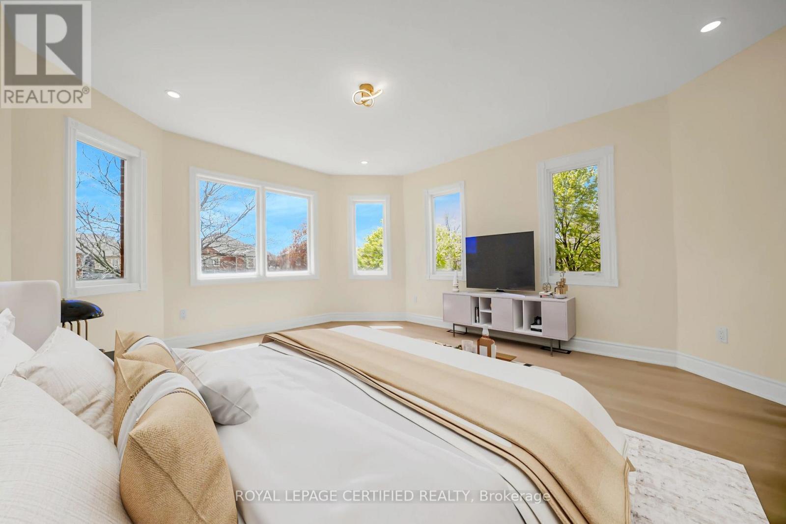 5016 Natkarni Crescent, Mississauga, ON - Indoor Photo Showing Bedroom