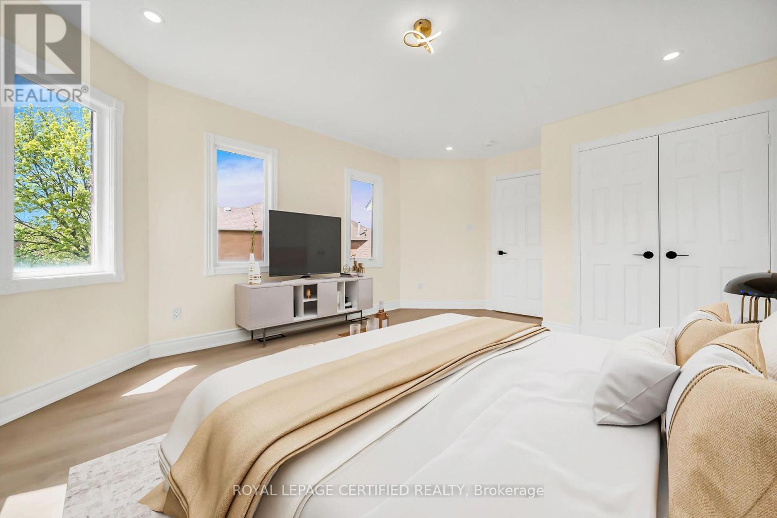 5016 Natkarni Crescent, Mississauga, ON - Indoor Photo Showing Bedroom