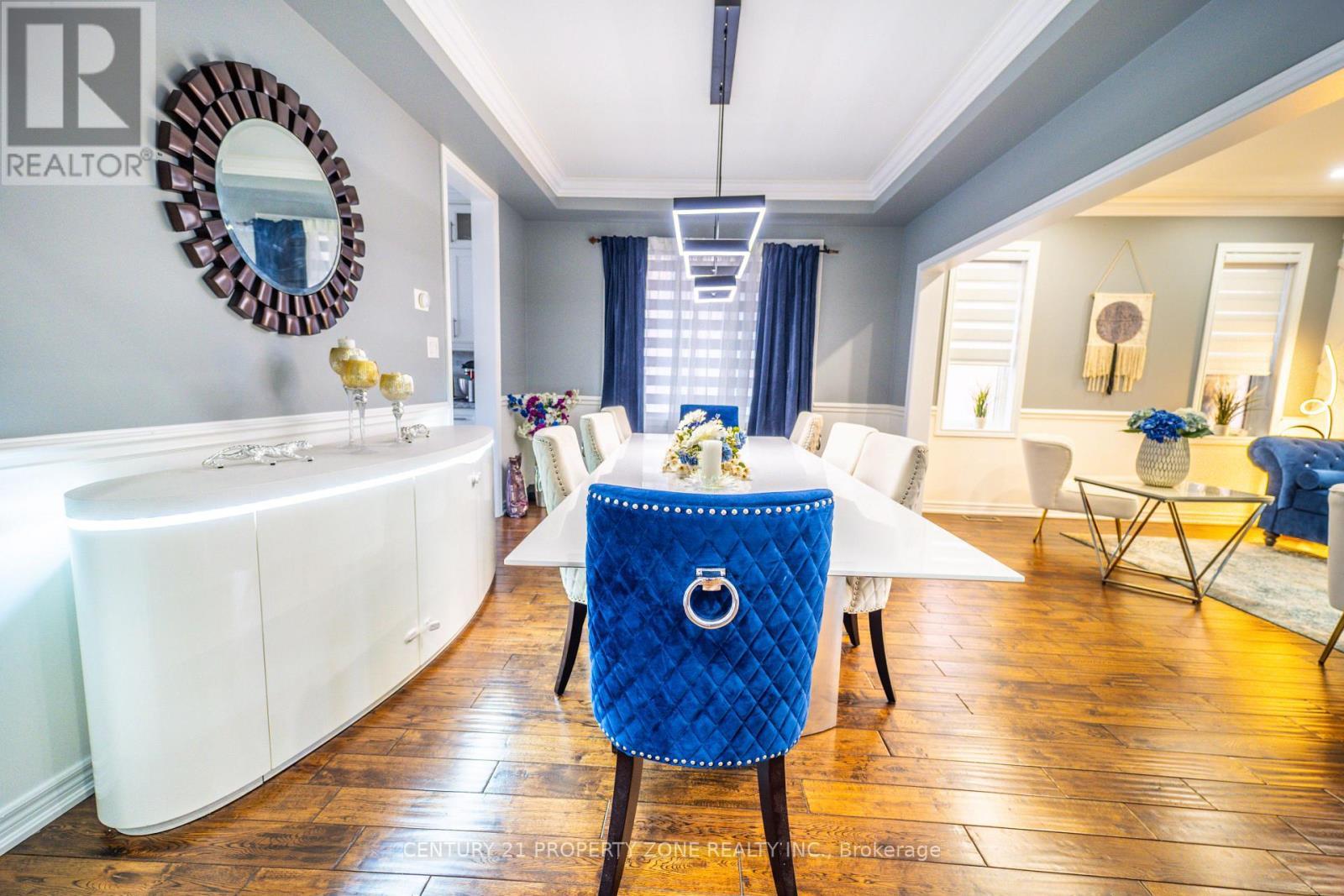 62 Impulse Circle, Brampton, ON - Indoor Photo Showing Dining Room