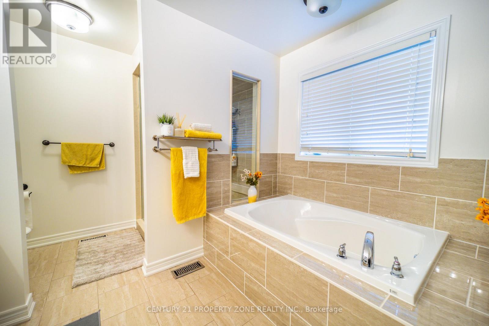 62 Impulse Circle, Brampton, ON - Indoor Photo Showing Bathroom