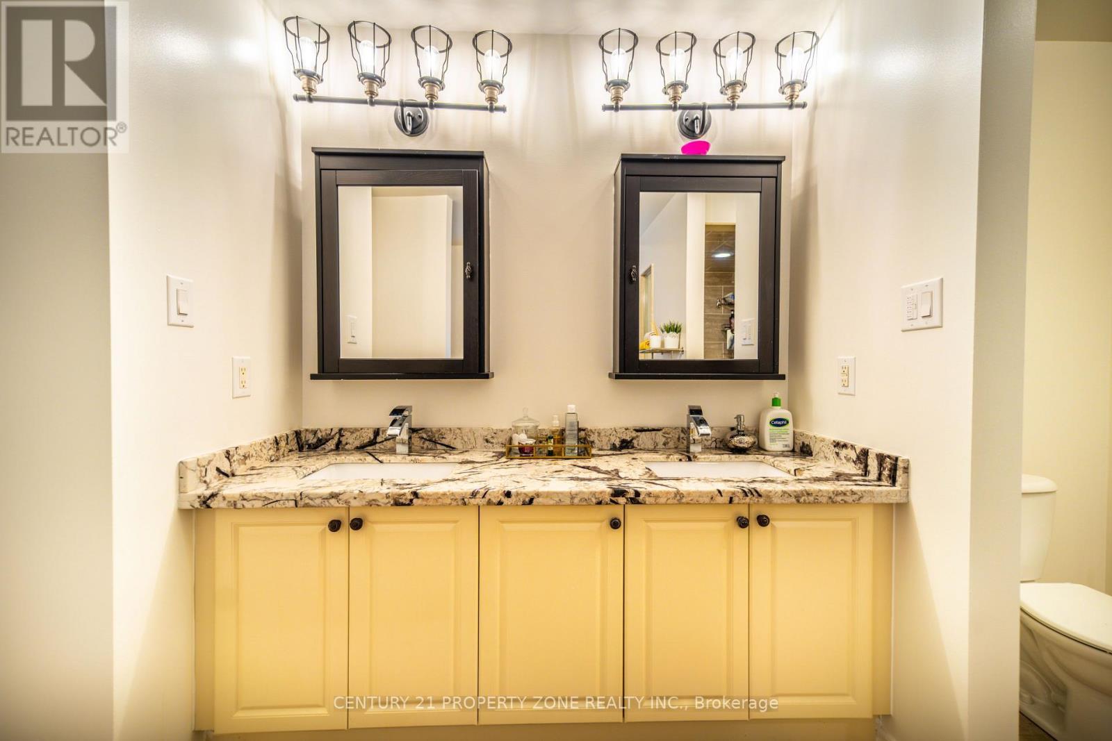 62 Impulse Circle, Brampton, ON - Indoor Photo Showing Bathroom