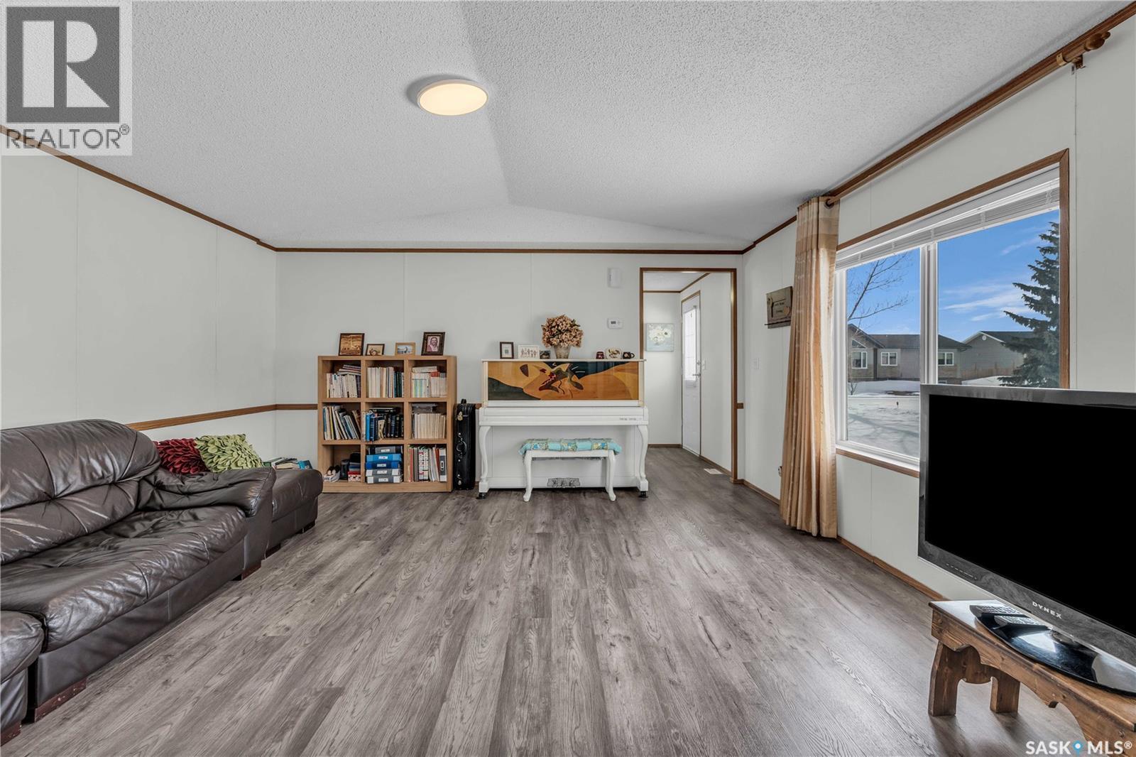 208 Tyvan Street, Francis, SK