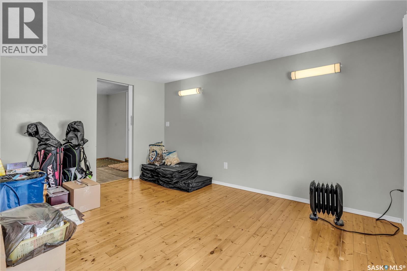 208 Tyvan Street, Francis, SK