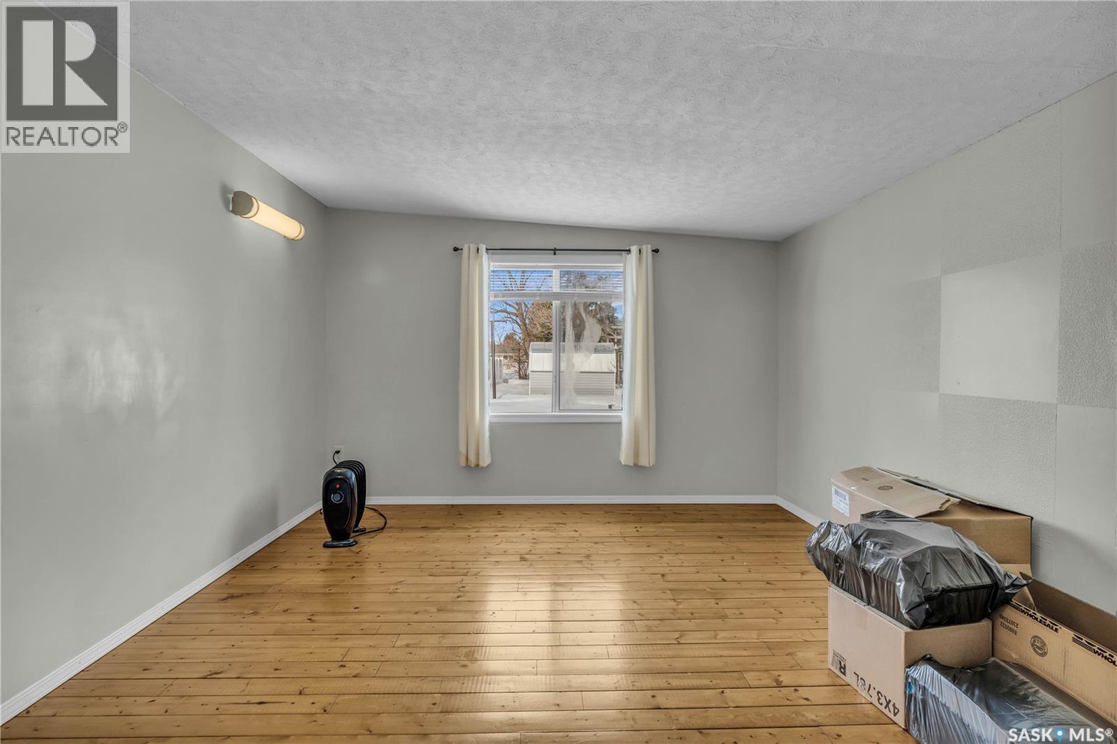 208 Tyvan Street, Francis, SK