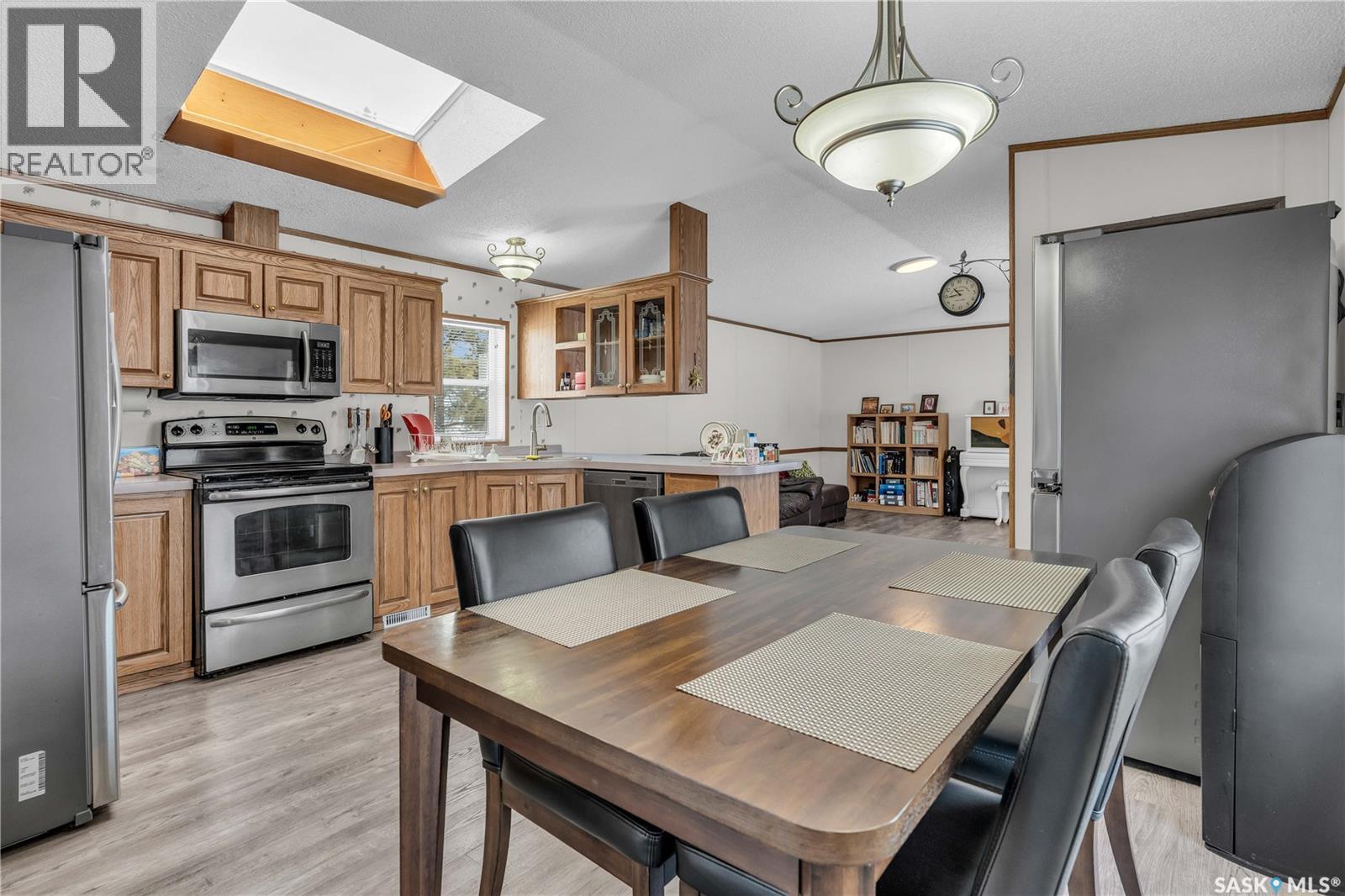 208 Tyvan Street, Francis, SK