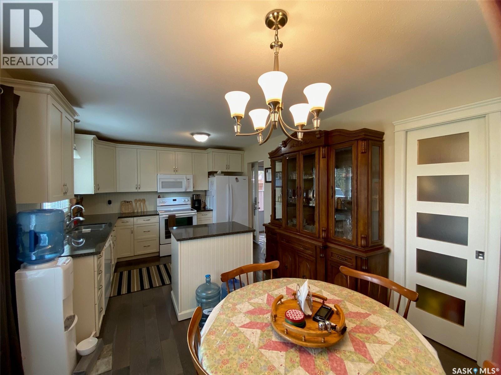 536 Stanley Street, Esterhazy, SK - Indoor Photo Showing Dining Room