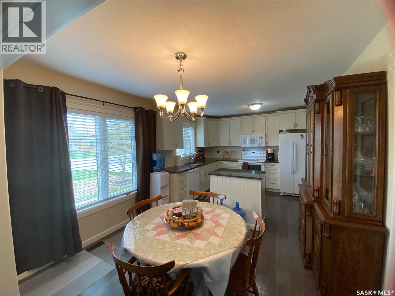 536 Stanley Street, Esterhazy, SK - Indoor Photo Showing Dining Room