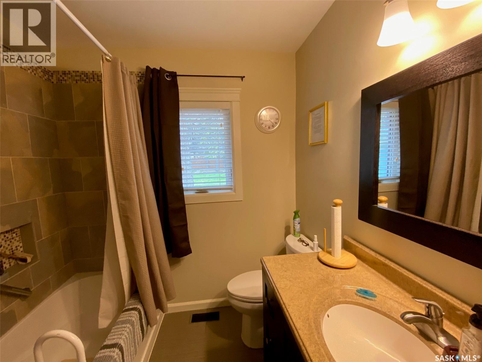 536 Stanley Street, Esterhazy, SK - Indoor Photo Showing Bathroom