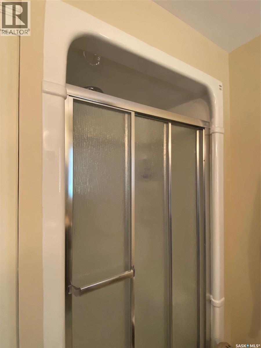 536 Stanley Street, Esterhazy, SK - Indoor Photo Showing Bathroom