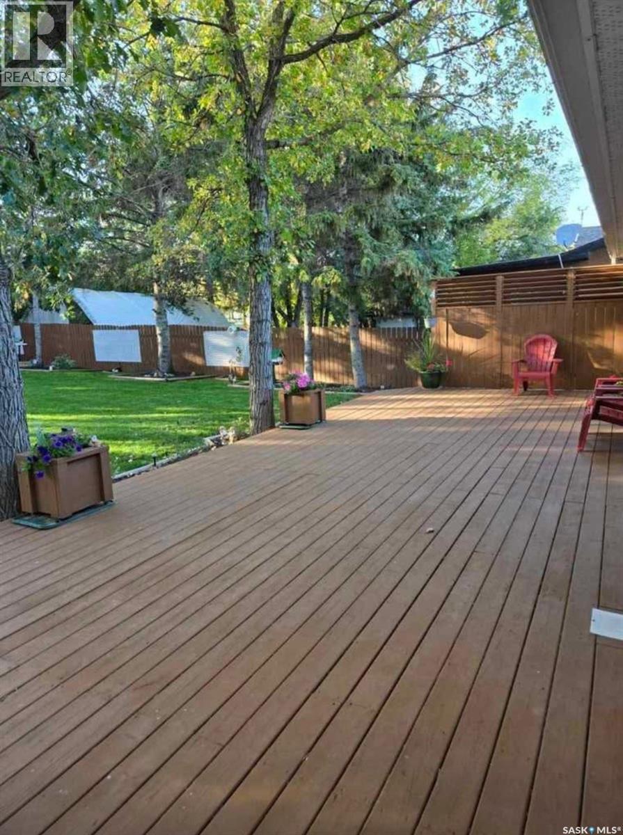 536 Stanley Street, Esterhazy, SK - Outdoor With Deck Patio Veranda