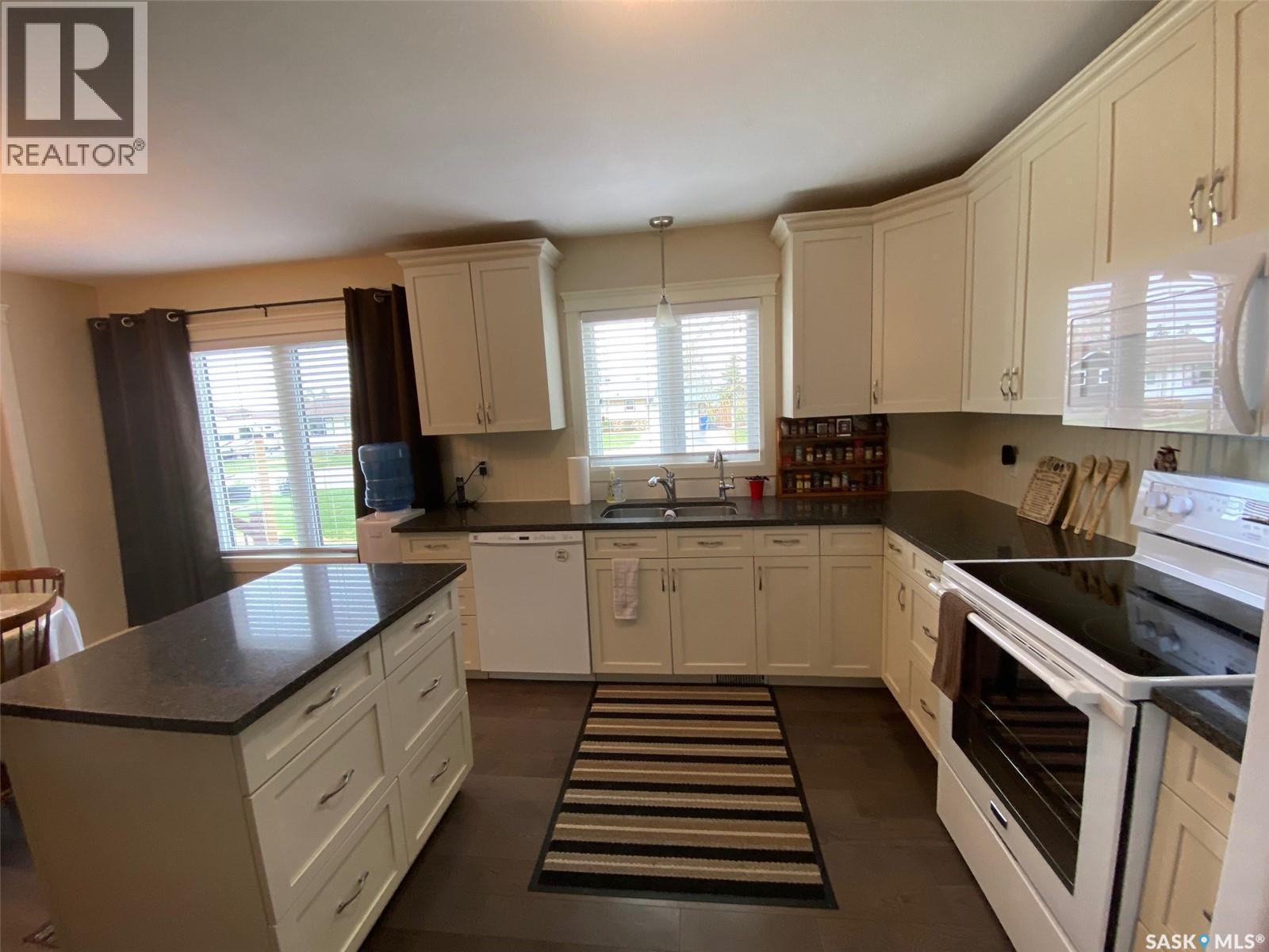 536 Stanley Street, Esterhazy, SK - Indoor Photo Showing Kitchen With Double Sink