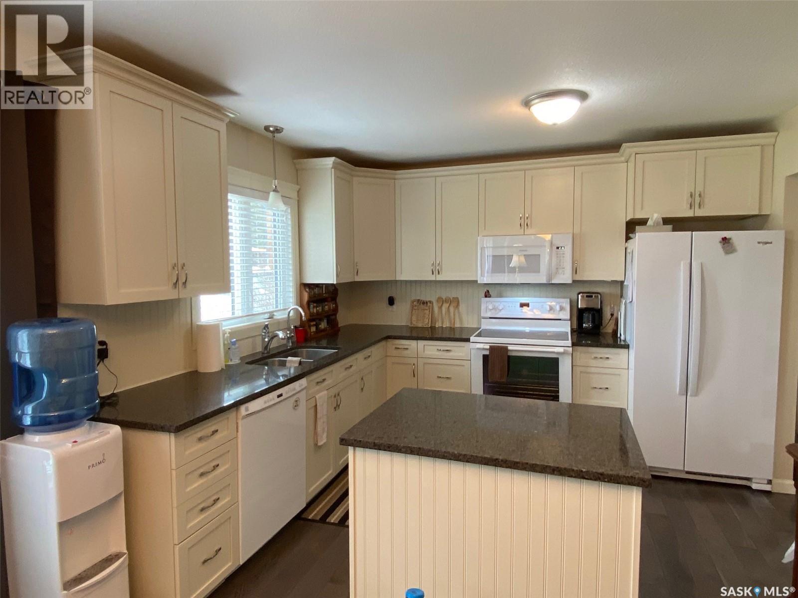 536 Stanley Street, Esterhazy, SK - Indoor Photo Showing Kitchen