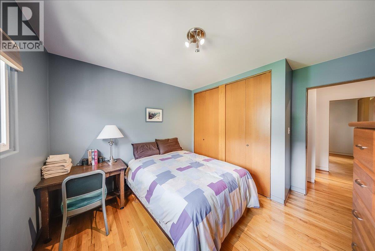 602 Schofield Highway, Warfield, BC - Indoor Photo Showing Bedroom
