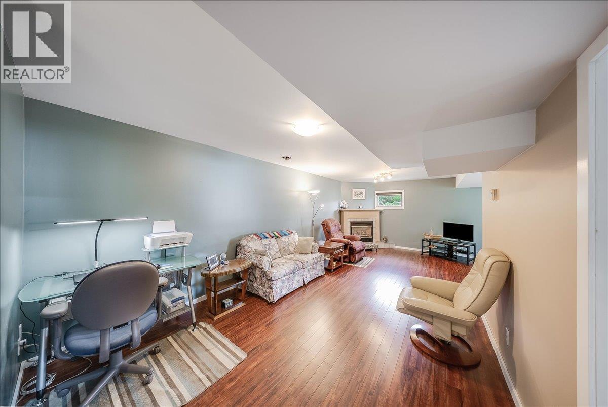 602 Schofield Highway, Warfield, BC - Indoor