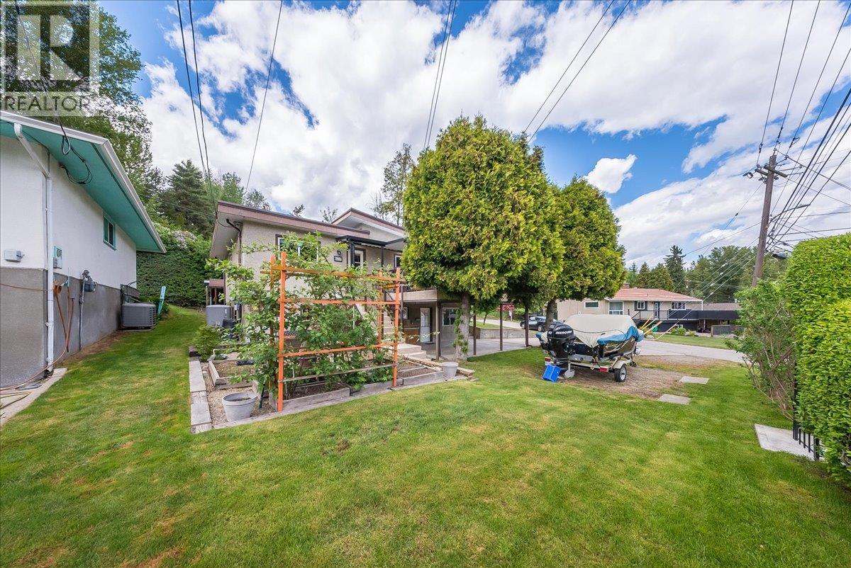 602 Schofield Highway, Warfield, BC - Outdoor