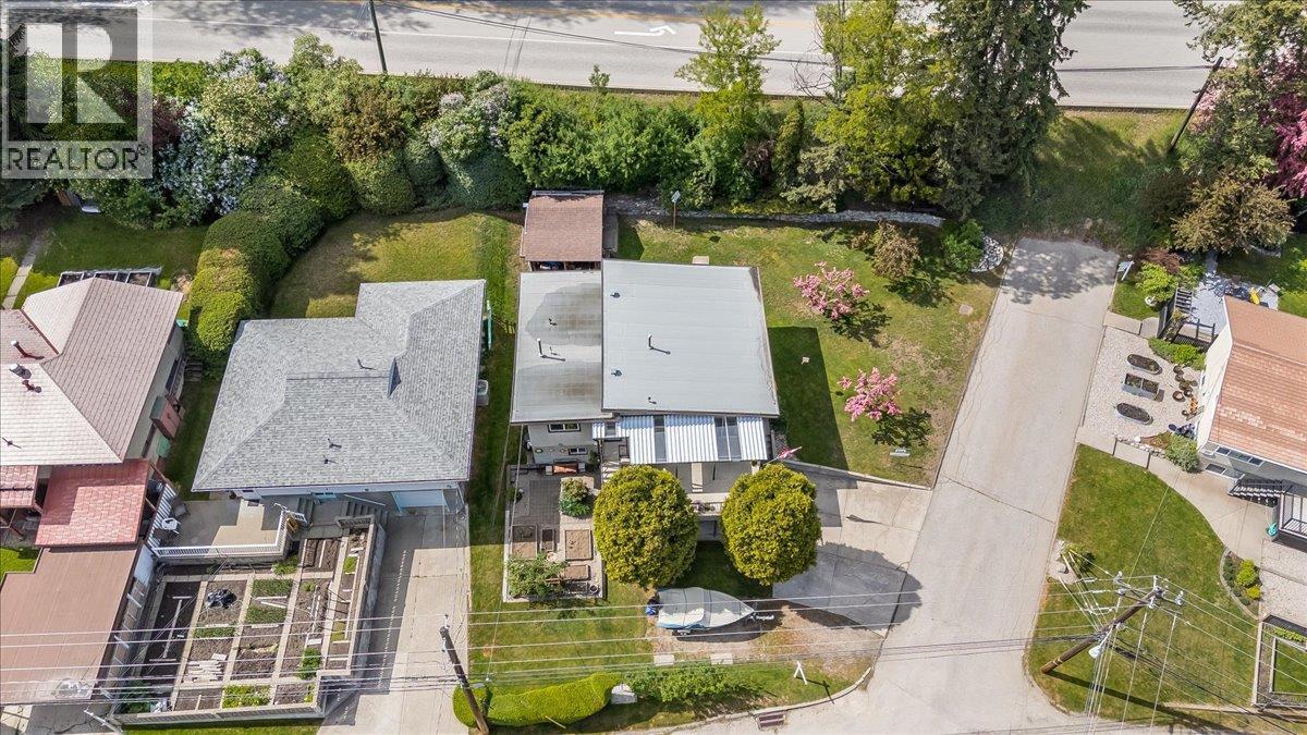 602 Schofield Highway, Warfield, BC - Outdoor