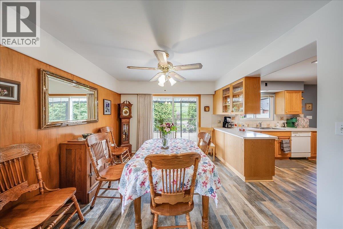 602 Schofield Highway, Warfield, BC - Indoor Photo Showing Dining Room