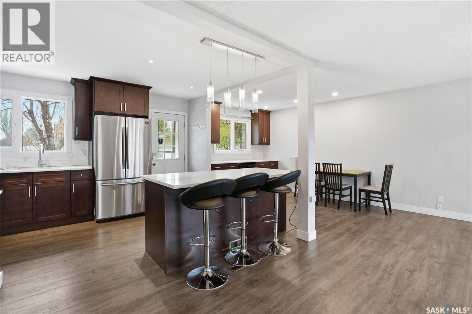 2305 Taylor Street E, Saskatoon, SK - Indoor Photo Showing Kitchen With Upgraded Kitchen