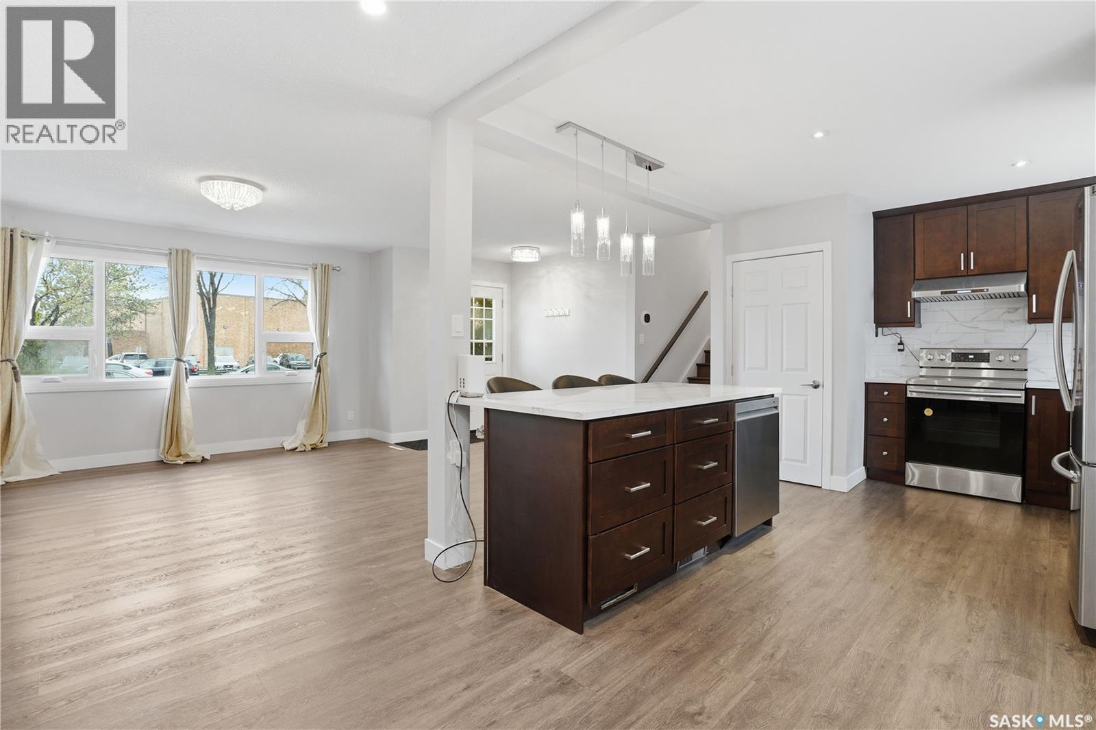 2305 Taylor Street E, Saskatoon, SK - Indoor Photo Showing Kitchen