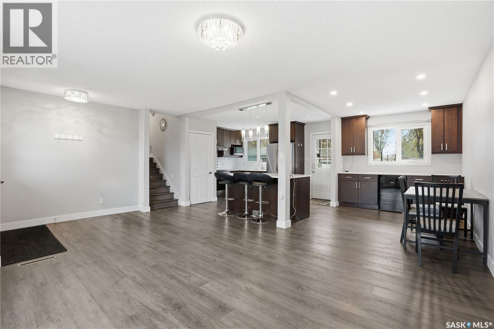2305 Taylor Street E, Saskatoon, SK - Indoor